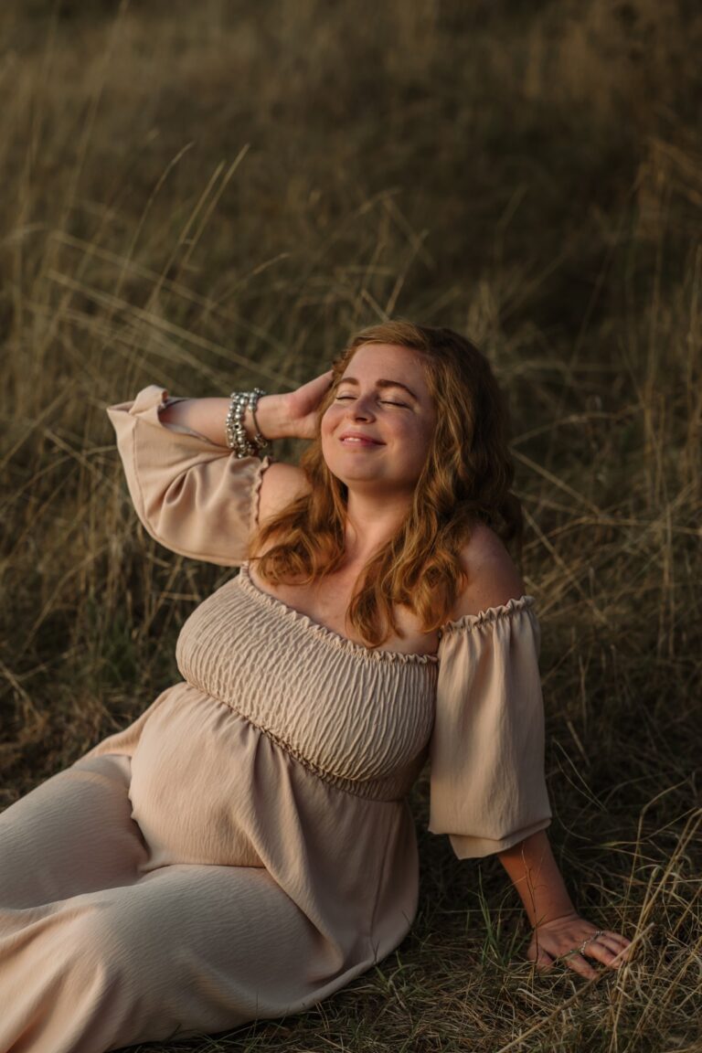 těhotenské focení praha v přírodě venku