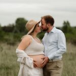 těhotenské focení s partnerem praha v přírodě