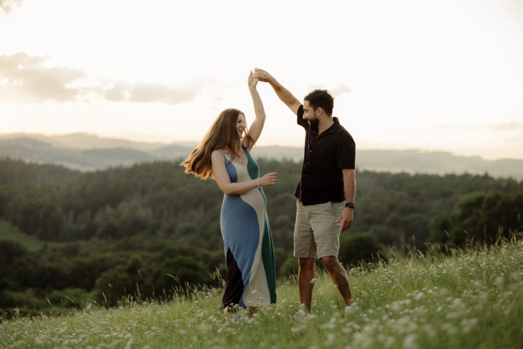 Těhotenské focení venku s partnerem Praha