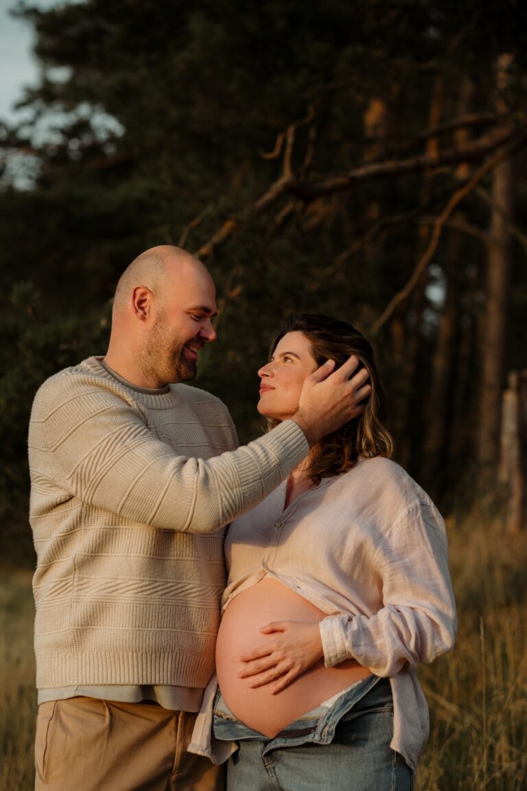 Těhotenské focení venku v přírodě